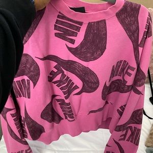 Nike Woman Iconic Clash Magenta Fleece Crop Crew Pullover